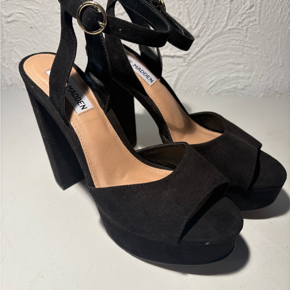 Steve Madden Black Platform Sandals with Chunky Heel